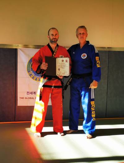  Julien Drouet 2eme dan GHF}
</WRAP>
<WRAP column >
{{:pxl_20221009_092815772.jpg?400|Julien Drouet 3eme dan GHF 2022